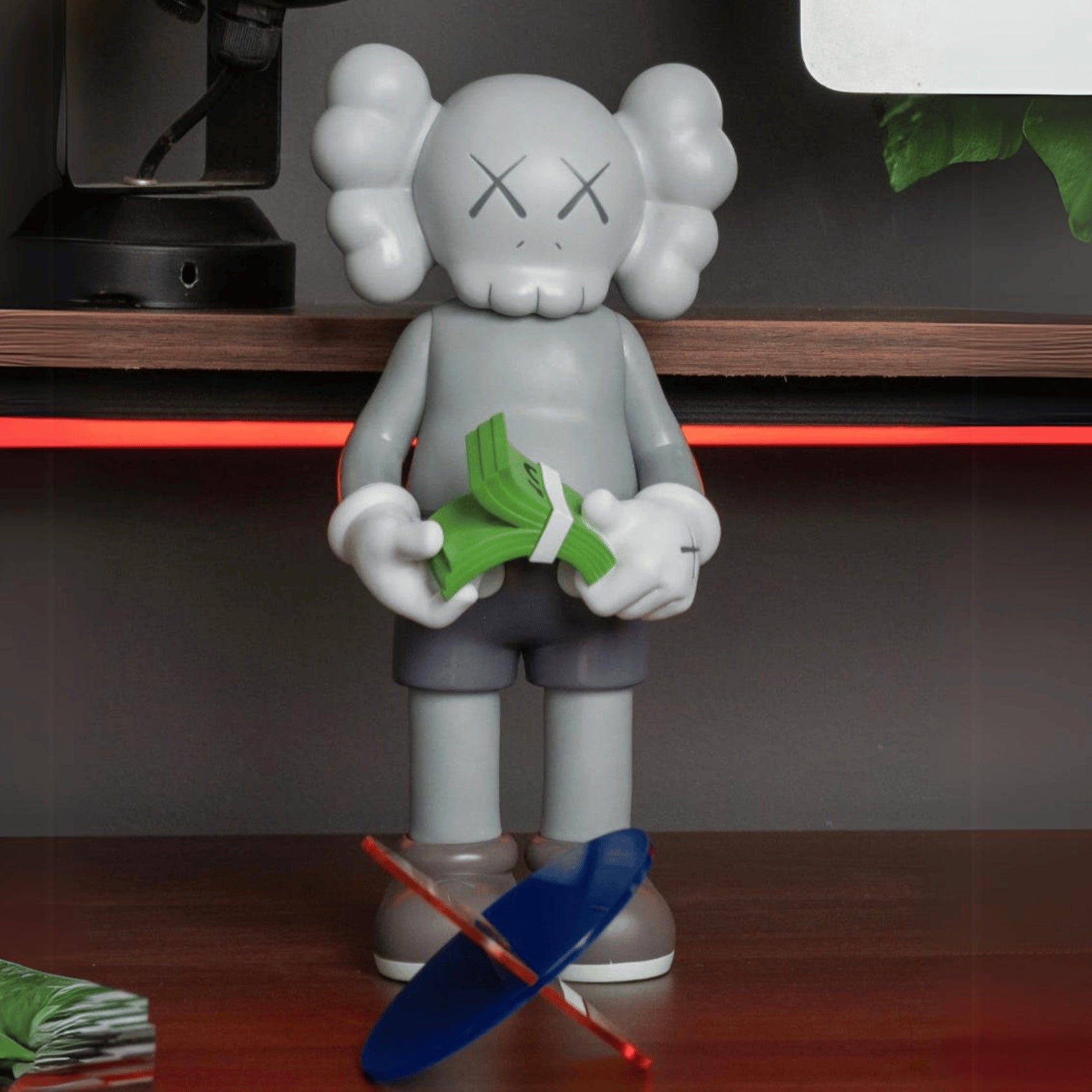 Kaws Cash Figure - Open Edition - Silver